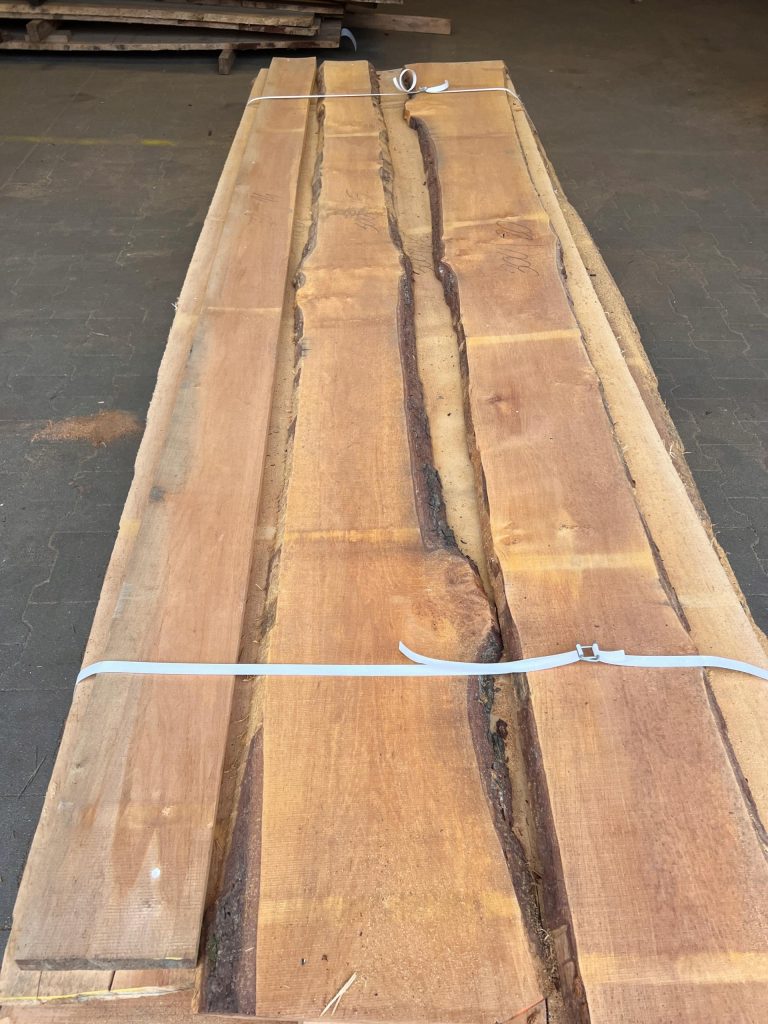 Kiln-dried Red Alder lumber — photo 2
