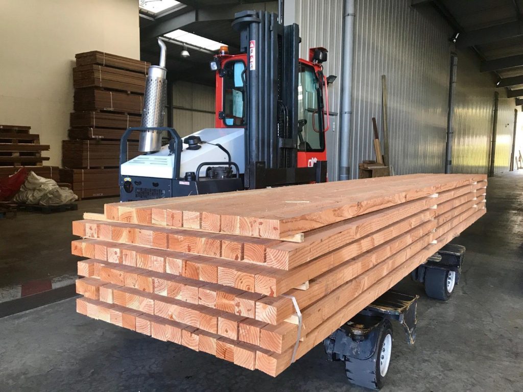 Douglas Fir lumber — photo 1